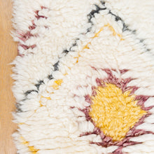 Load image into Gallery viewer, Arrow Moroccan Rug