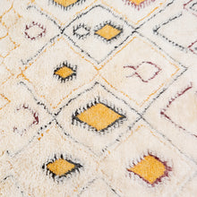 Load image into Gallery viewer, Arrow Moroccan Rug

